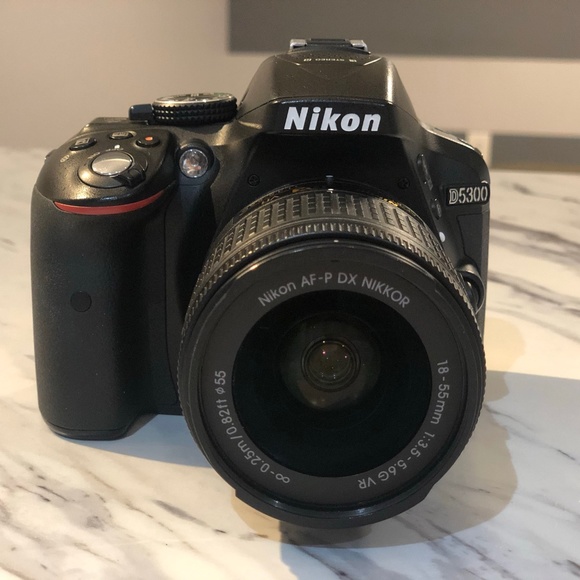 Nikon 5300 - Picture 1 of 6